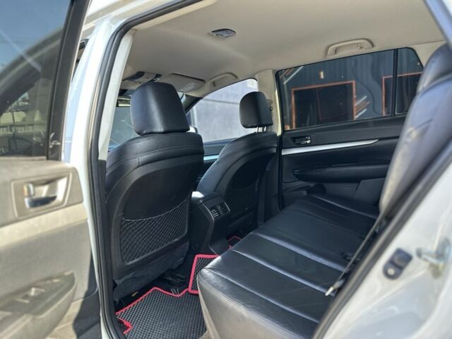 Белый Субару Легаси, объемом двигателя 2.5 л и пробегом 180 тыс. км за 10300 $, фото 13 на Automoto.ua