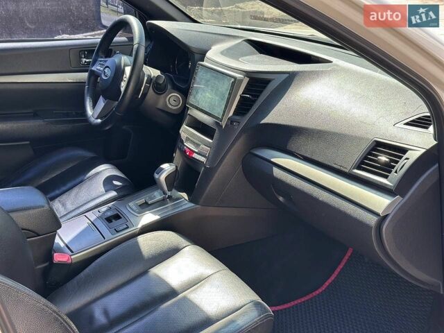 Білий Субару Легасі, об'ємом двигуна 2.46 л та пробігом 180 тис. км за 9200 $, фото 11 на Automoto.ua