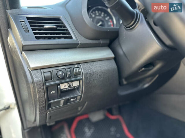 Белый Субару Легаси, объемом двигателя 2.46 л и пробегом 180 тыс. км за 10200 $, фото 10 на Automoto.ua