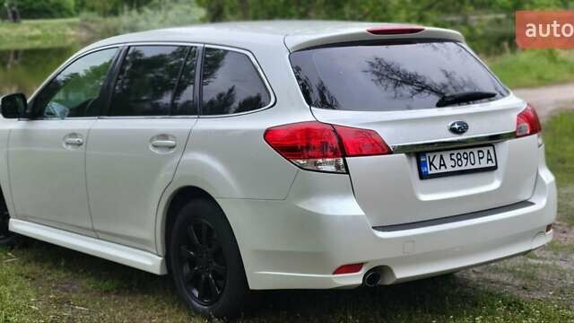 Белый Субару Легаси, объемом двигателя 2 л и пробегом 192 тыс. км за 7799 $, фото 8 на Automoto.ua