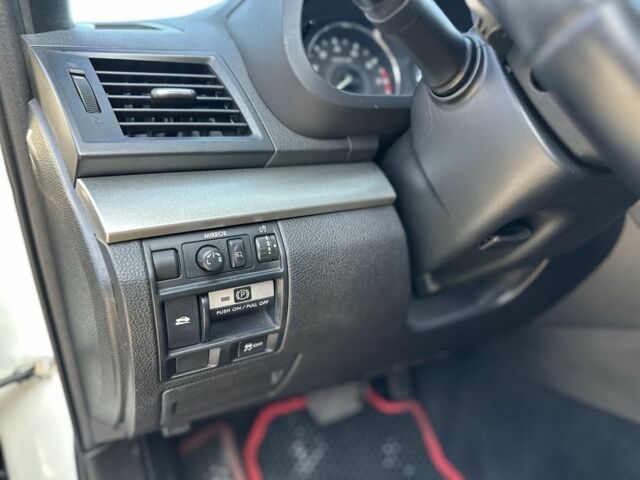 Белый Субару Легаси, объемом двигателя 2.5 л и пробегом 180 тыс. км за 10300 $, фото 8 на Automoto.ua