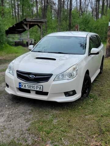 Белый Субару Легаси, объемом двигателя 2 л и пробегом 192 тыс. км за 7799 $, фото 5 на Automoto.ua