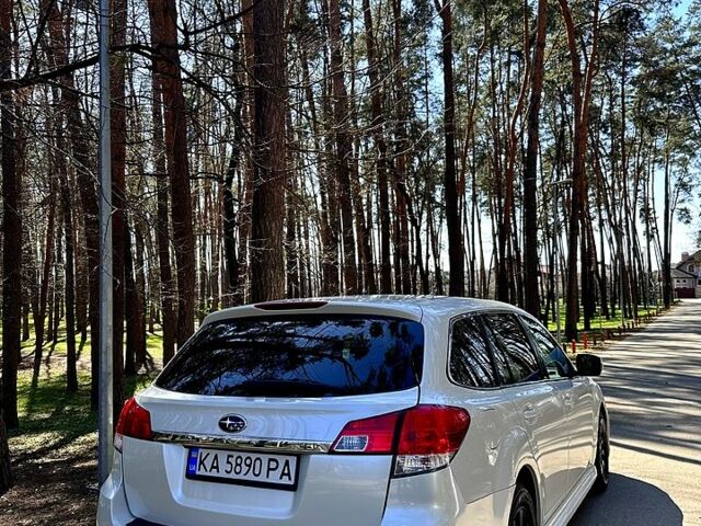 Білий Субару Легасі, об'ємом двигуна 2 л та пробігом 208 тис. км за 8200 $, фото 5 на Automoto.ua