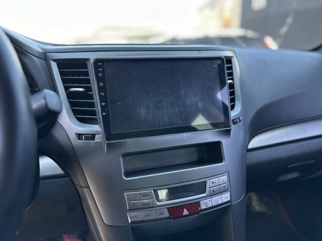 Белый Субару Легаси, объемом двигателя 2.5 л и пробегом 180 тыс. км за 10300 $, фото 11 на Automoto.ua