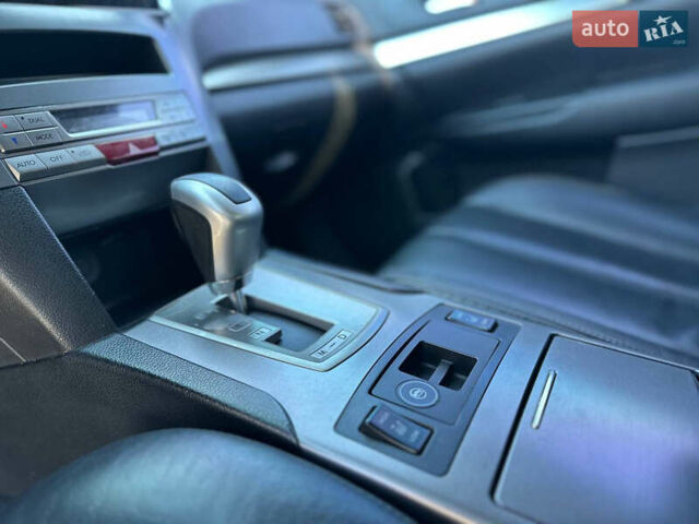 Білий Субару Легасі, об'ємом двигуна 2.46 л та пробігом 180 тис. км за 10199 $, фото 9 на Automoto.ua