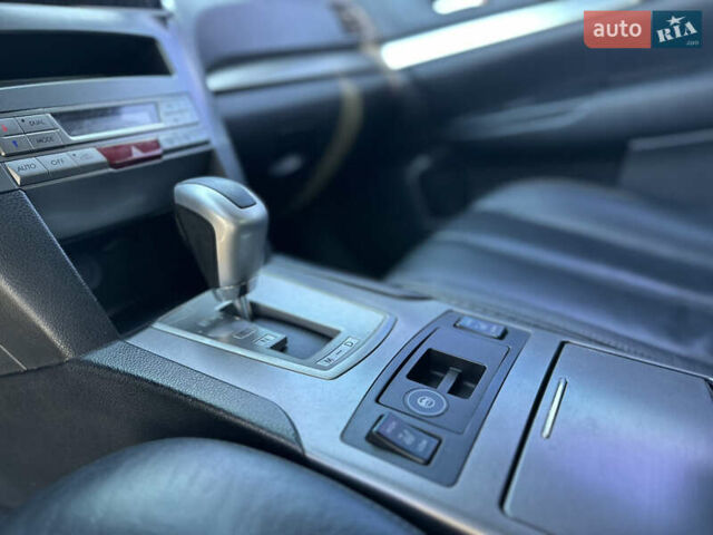 Белый Субару Легаси, объемом двигателя 2.46 л и пробегом 180 тыс. км за 10200 $, фото 8 на Automoto.ua