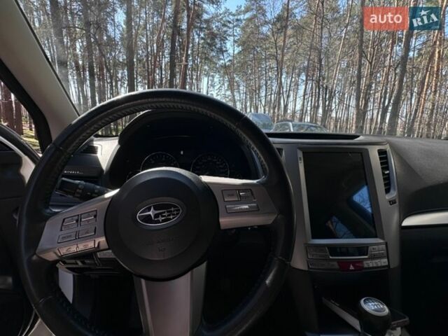 Белый Субару Легаси, объемом двигателя 2 л и пробегом 208 тыс. км за 8200 $, фото 10 на Automoto.ua