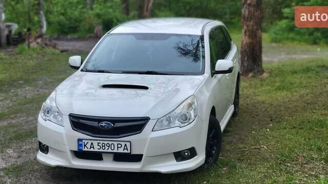 Белый Субару Легаси, объемом двигателя 2 л и пробегом 192 тыс. км за 7799 $, фото 2 на Automoto.ua