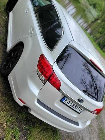 Белый Субару Легаси, объемом двигателя 2 л и пробегом 192 тыс. км за 7799 $, фото 9 на Automoto.ua