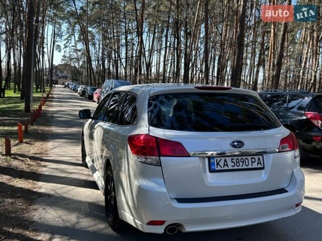 Белый Субару Легаси, объемом двигателя 2 л и пробегом 208 тыс. км за 8200 $, фото 6 на Automoto.ua
