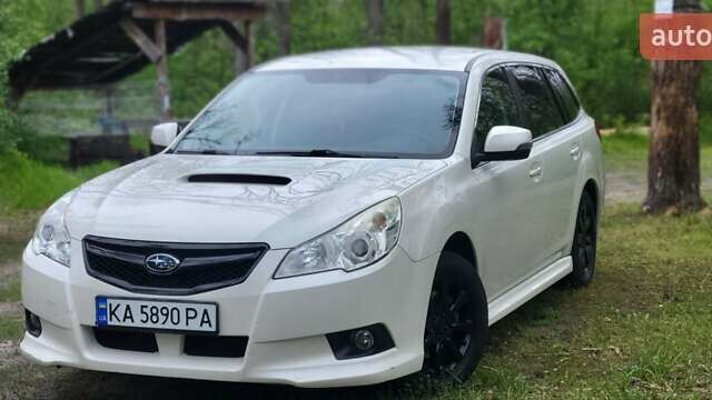 Белый Субару Легаси, объемом двигателя 2 л и пробегом 192 тыс. км за 7799 $, фото 6 на Automoto.ua