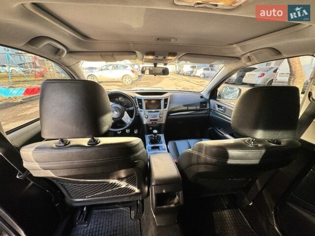 Белый Субару Легаси, объемом двигателя 2 л и пробегом 230 тыс. км за 11000 $, фото 10 на Automoto.ua