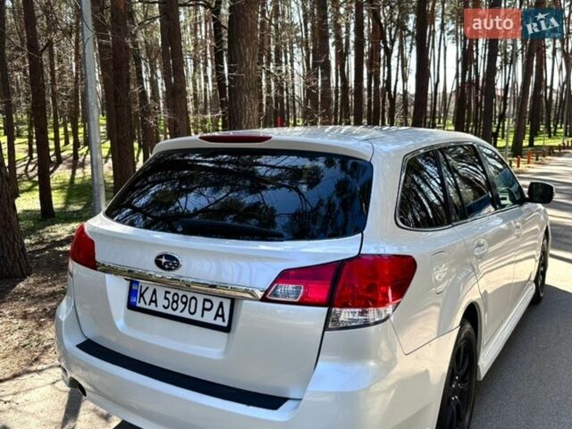 Белый Субару Легаси, объемом двигателя 2 л и пробегом 208 тыс. км за 8200 $, фото 5 на Automoto.ua
