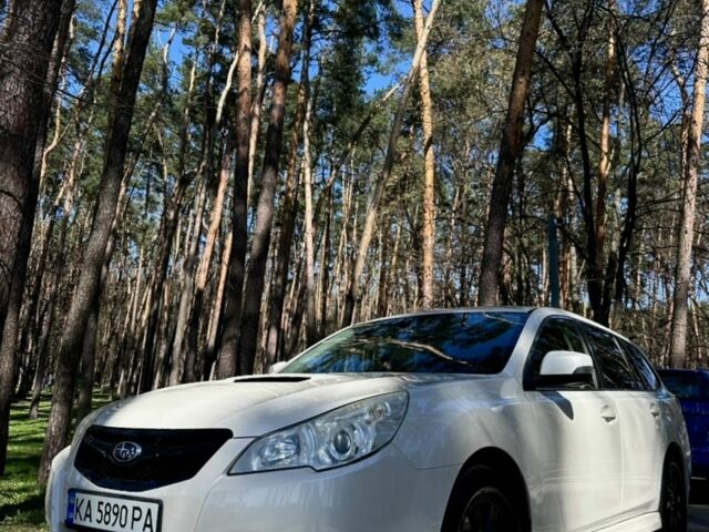 Білий Субару Легасі, об'ємом двигуна 2 л та пробігом 215 тис. км за 7799 $, фото 4 на Automoto.ua