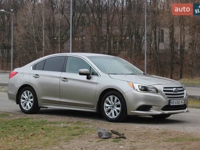 Бежевый Субару Легаси, объемом двигателя 2.5 л и пробегом 179 тыс. км за 10500 $, фото 4 на Automoto.ua