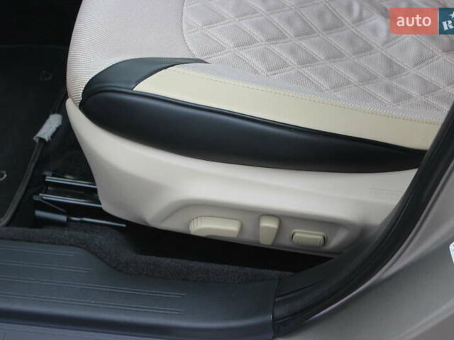 Бежевый Субару Легаси, объемом двигателя 2.5 л и пробегом 179 тыс. км за 10500 $, фото 20 на Automoto.ua