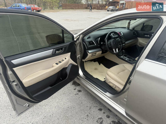 Бежевый Субару Легаси, объемом двигателя 2.5 л и пробегом 72 тыс. км за 13800 $, фото 3 на Automoto.ua