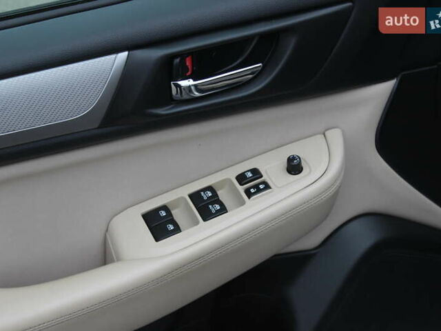 Бежевый Субару Легаси, объемом двигателя 2.5 л и пробегом 179 тыс. км за 10500 $, фото 17 на Automoto.ua