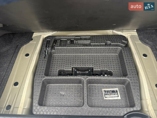 Бежевый Субару Легаси, объемом двигателя 2.5 л и пробегом 72 тыс. км за 13800 $, фото 7 на Automoto.ua