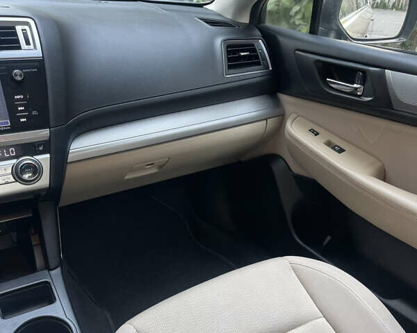 Бежевый Субару Легаси, объемом двигателя 2.46 л и пробегом 257 тыс. км за 9700 $, фото 19 на Automoto.ua