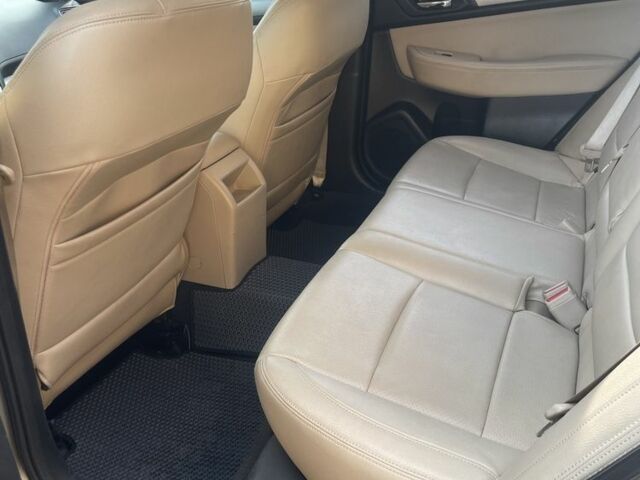 Бежевый Субару Легаси, объемом двигателя 2.5 л и пробегом 133 тыс. км за 12000 $, фото 8 на Automoto.ua