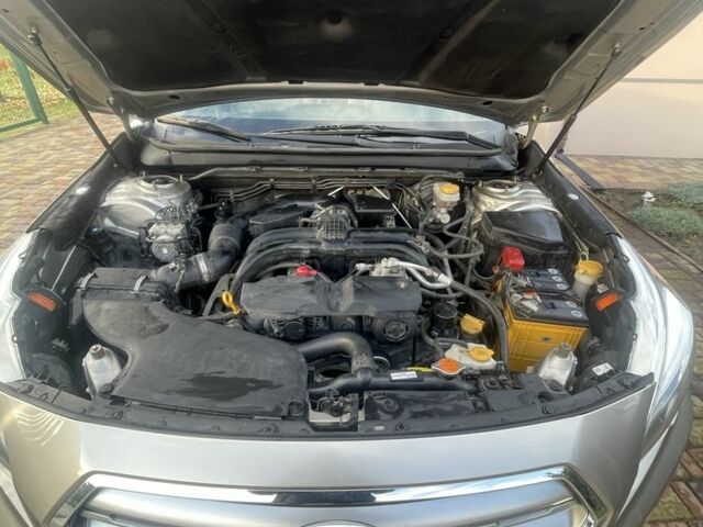 Бежевый Субару Легаси, объемом двигателя 2.5 л и пробегом 133 тыс. км за 12000 $, фото 4 на Automoto.ua