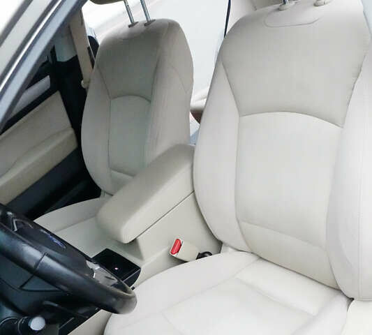 Бежевый Субару Легаси, объемом двигателя 2.46 л и пробегом 140 тыс. км за 12400 $, фото 6 на Automoto.ua