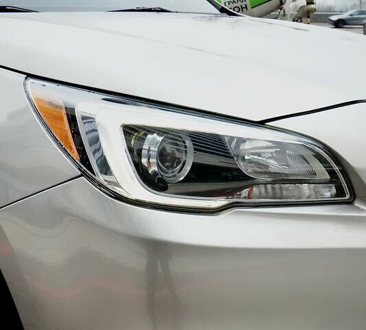 Бежевый Субару Легаси, объемом двигателя 2.46 л и пробегом 140 тыс. км за 12400 $, фото 5 на Automoto.ua