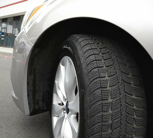 Бежевый Субару Легаси, объемом двигателя 2.46 л и пробегом 140 тыс. км за 12400 $, фото 12 на Automoto.ua