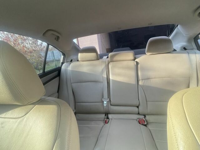 Бежевый Субару Легаси, объемом двигателя 2.5 л и пробегом 133 тыс. км за 12000 $, фото 3 на Automoto.ua