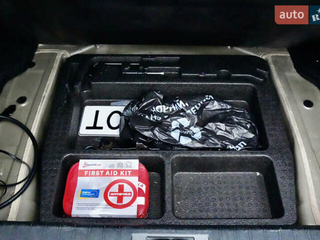 Бежевый Субару Легаси, объемом двигателя 2.46 л и пробегом 140 тыс. км за 12400 $, фото 15 на Automoto.ua