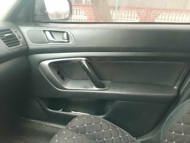 Чорний Субару Легасі, об'ємом двигуна 2 л та пробігом 358 тис. км за 3128 $, фото 4 на Automoto.ua