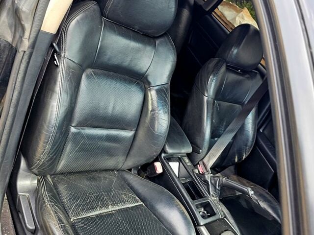 Черный Субару Легаси, объемом двигателя 2.5 л и пробегом 410 тыс. км за 4600 $, фото 4 на Automoto.ua