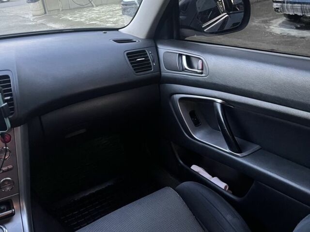 Чорний Субару Легасі, об'ємом двигуна 2 л та пробігом 217 тис. км за 5300 $, фото 9 на Automoto.ua