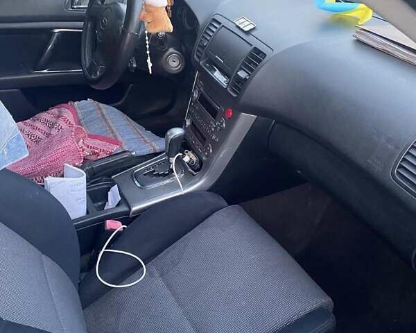 Черный Субару Легаси, объемом двигателя 1.99 л и пробегом 240 тыс. км за 4800 $, фото 2 на Automoto.ua