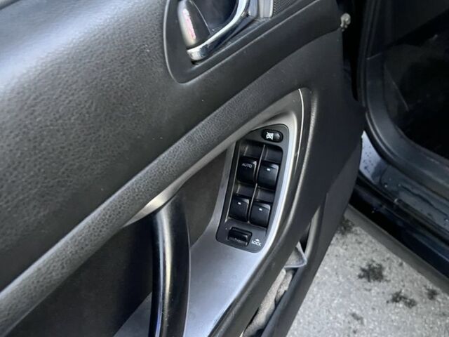 Чорний Субару Легасі, об'ємом двигуна 2 л та пробігом 217 тис. км за 5300 $, фото 13 на Automoto.ua