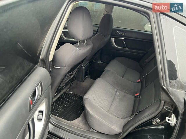 Черный Субару Легаси, объемом двигателя 1.99 л и пробегом 327 тыс. км за 5500 $, фото 16 на Automoto.ua