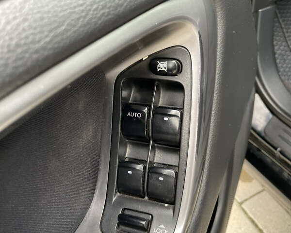 Черный Субару Легаси, объемом двигателя 1.99 л и пробегом 324 тыс. км за 4300 $, фото 10 на Automoto.ua