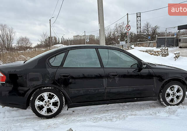 Черный Субару Легаси, объемом двигателя 2 л и пробегом 235 тыс. км за 5500 $, фото 6 на Automoto.ua