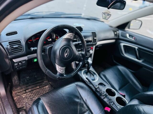 Черный Субару Легаси, объемом двигателя 2.5 л и пробегом 260 тыс. км за 5200 $, фото 1 на Automoto.ua