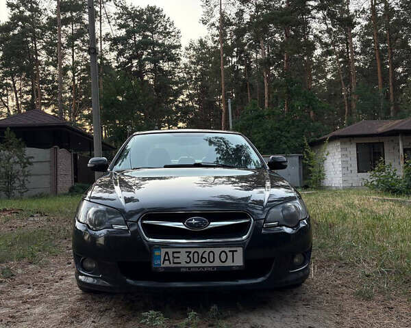Черный Субару Легаси, объемом двигателя 1.99 л и пробегом 226 тыс. км за 4600 $, фото 4 на Automoto.ua