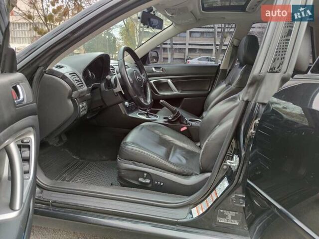 Чорний Субару Легасі, об'ємом двигуна 1.99 л та пробігом 119 тис. км за 8100 $, фото 6 на Automoto.ua