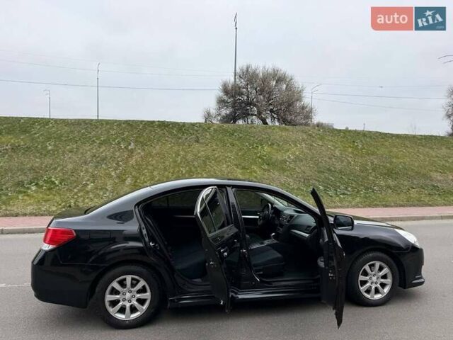Чорний Субару Легасі, об'ємом двигуна 2 л та пробігом 214 тис. км за 6350 $, фото 7 на Automoto.ua