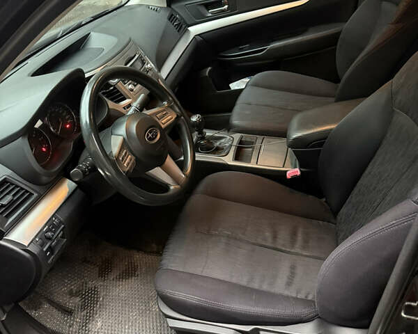 Черный Субару Легаси, объемом двигателя 2 л и пробегом 335 тыс. км за 8000 $, фото 3 на Automoto.ua