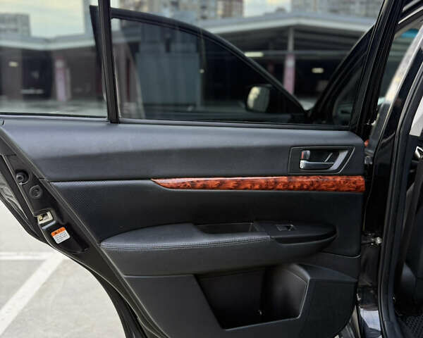 Чорний Субару Легасі, об'ємом двигуна 2.46 л та пробігом 226 тис. км за 9000 $, фото 37 на Automoto.ua