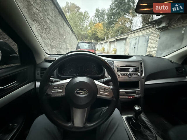 Черный Субару Легаси, объемом двигателя 2 л и пробегом 335 тыс. км за 8000 $, фото 6 на Automoto.ua