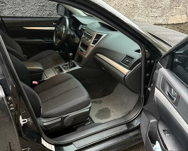 Черный Субару Легаси, объемом двигателя 2 л и пробегом 335 тыс. км за 8000 $, фото 4 на Automoto.ua