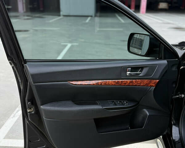 Чорний Субару Легасі, об'ємом двигуна 2.46 л та пробігом 226 тис. км за 9000 $, фото 18 на Automoto.ua