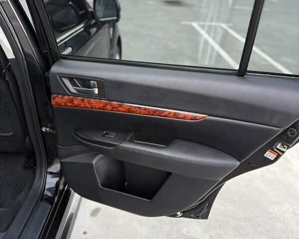 Чорний Субару Легасі, об'ємом двигуна 2.46 л та пробігом 226 тис. км за 9000 $, фото 40 на Automoto.ua