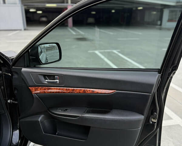 Чорний Субару Легасі, об'ємом двигуна 2.46 л та пробігом 226 тис. км за 9000 $, фото 42 на Automoto.ua